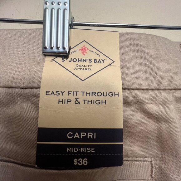 St. Johns Bay Womens Mid-Rise Capri Pants Beige Size 12‎ - Picture 6 of 10